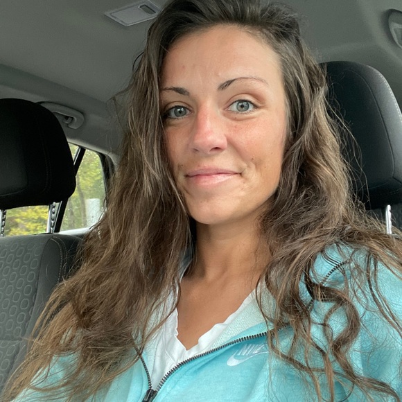 Meet your Posher, Katie - Picture 1 of 8